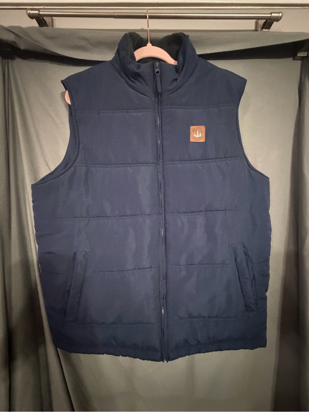 Field & Stream Navy Quilted Insulated Vest with Chest Patch